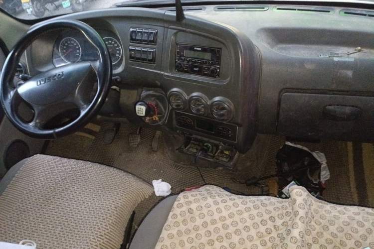 Used Iveco Power Daily 2012 2.5T-A32 Base Version Audio And AC Panel