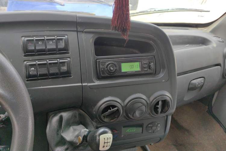 Used Iveco Power Daily 2012 2.5T-A32 Base Version Audio And AC Panel