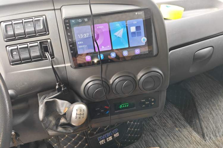 Used Iveco Power Daily 2012 2.5T-A32 Base Version Audio And AC Panel
