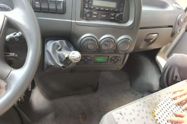 Used Iveco Power Daily 2012 2.5T-A32 Base Version Audio And AC Panel