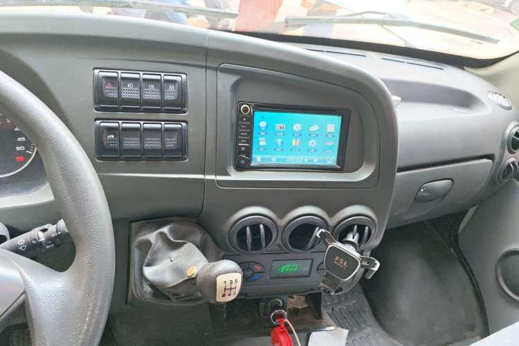 Used Iveco Power Daily 2012 2.5T-A32 Base Version Audio And AC Panel