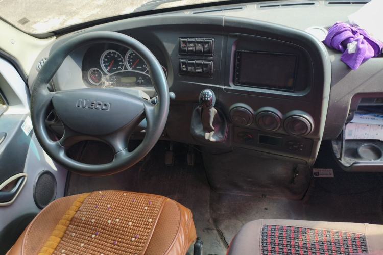 Used Iveco Power Daily 2012 2.5T-A32 Base Version Center Console