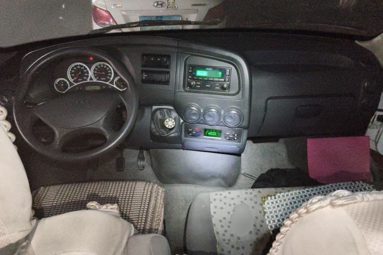 Used Iveco Power Daily 2012 2.5T-A32 Base Version Center Console