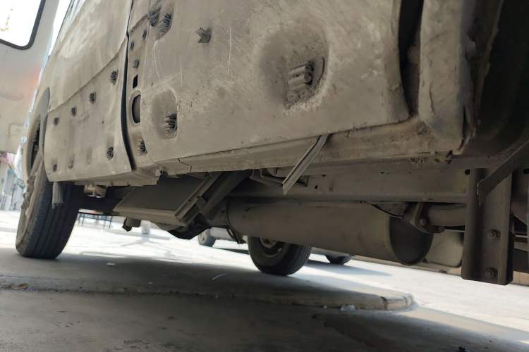 Used Iveco Power Daily 2012 2.5T-A32 Base Version Chassis Front Right