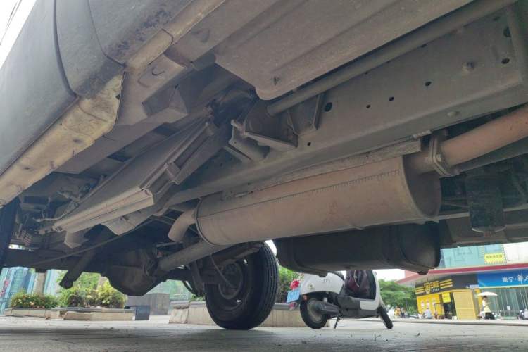 Used Iveco Power Daily 2012 2.5T-A32 Base Version Chassis Front Right