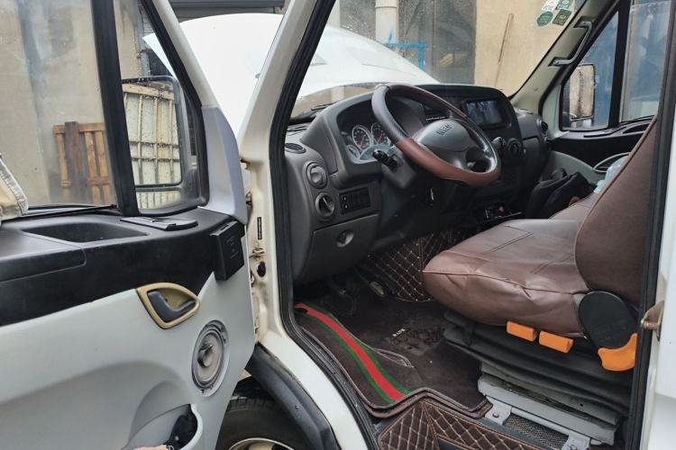 Used Iveco Power Daily 2012 2.5T-A32 Base Version Driver Seat