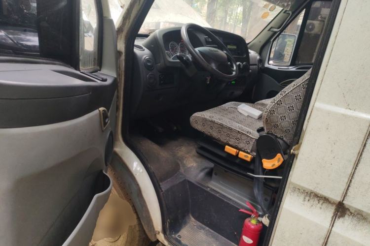 Used Iveco Power Daily 2012 2.5T-A32 Base Version Driver Seat