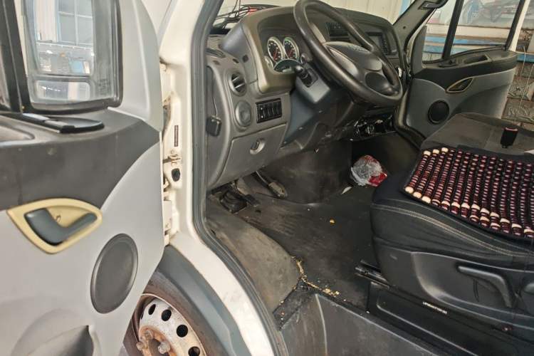 Used Iveco Power Daily 2012 2.5T-A32 Base Version Driver Seat