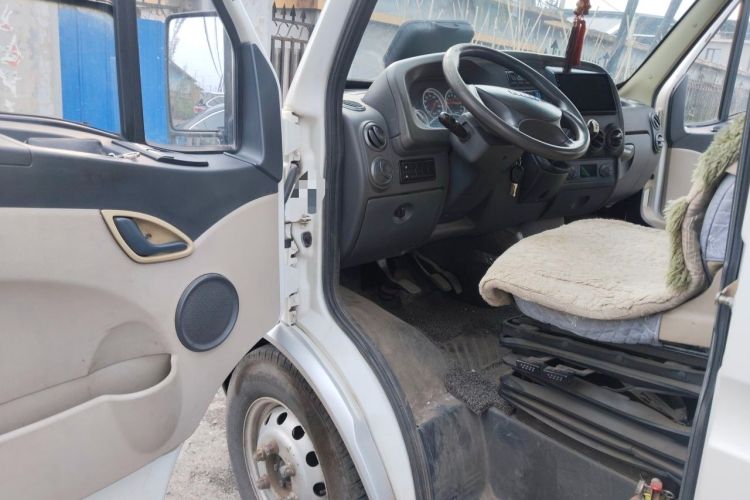 Used Iveco Power Daily 2012 2.5T-A32 Base Version Driver Seat