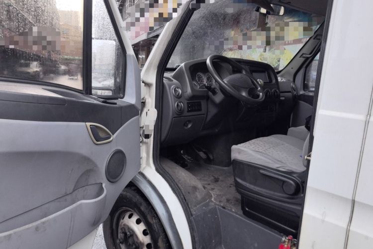 Used Iveco Power Daily 2012 2.5T-A32 Base Version Driver Seat
