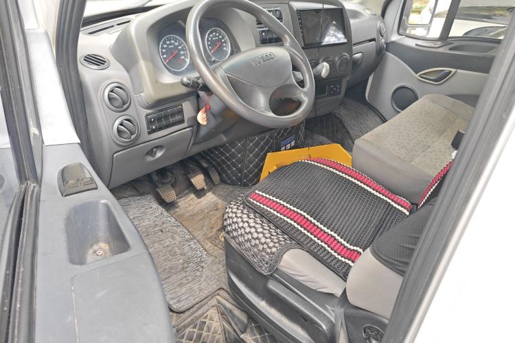 Used Iveco Power Daily 2012 2.5T-A32 Base Version Driver Seat