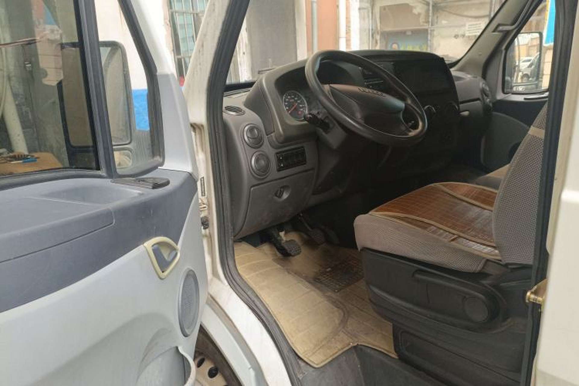 Used Iveco Power Daily 2012 2.5T-A32 Base Version Driver Seat