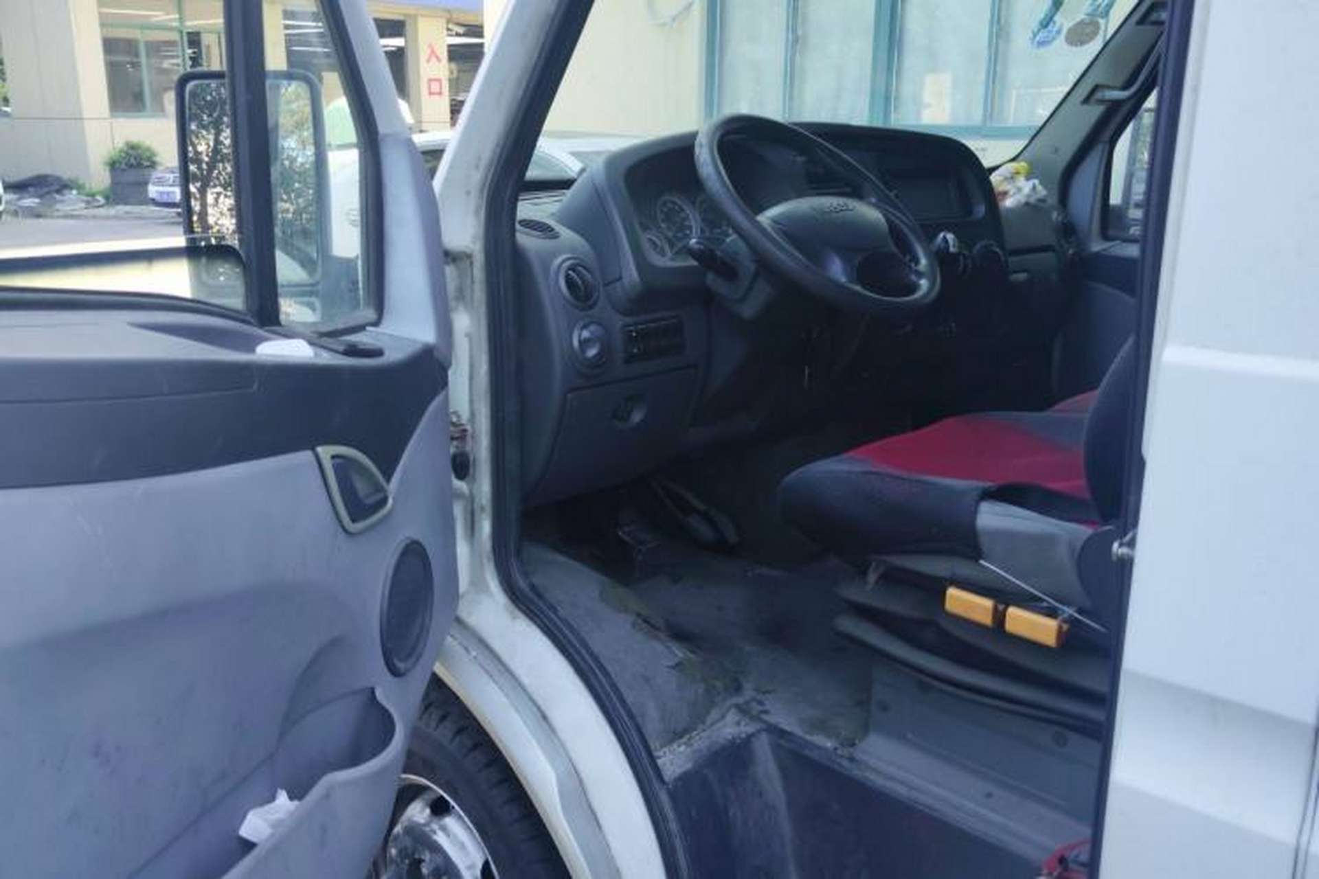 Used Iveco Power Daily 2012 2.5T-A32 Base Version Driver Seat