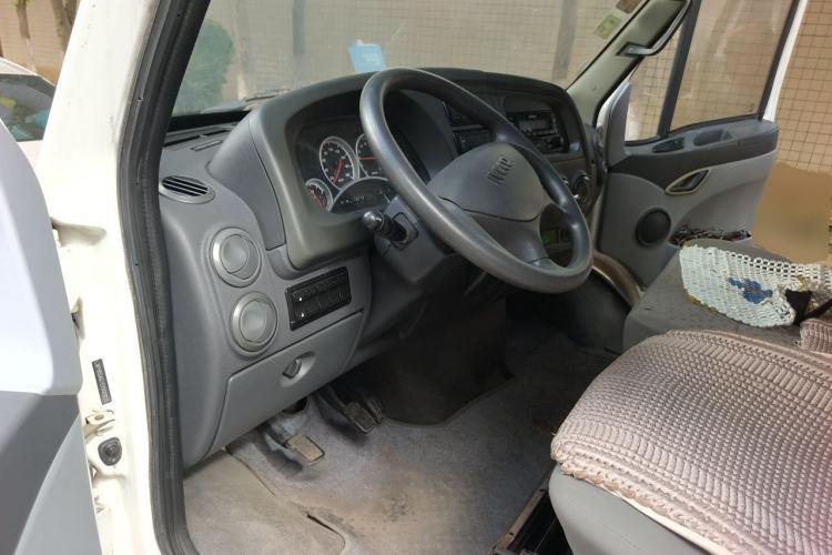 Used Iveco Power Daily 2012 2.5T-A32 Base Version Driver Seat