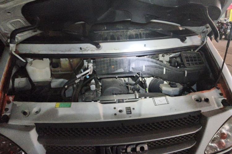 Used Iveco Power Daily 2012 2.5T-A32 Base Version Engine Bay