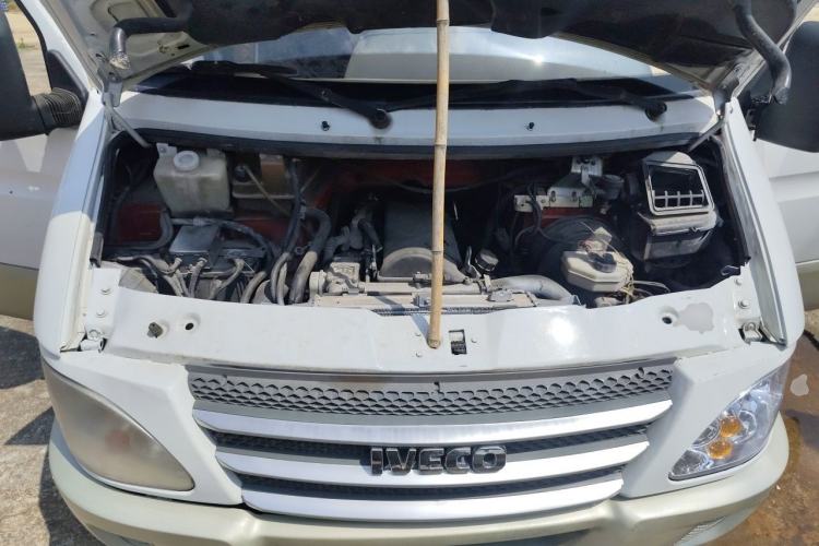 Used Iveco Power Daily 2012 2.5T-A32 Base Version Engine Bay