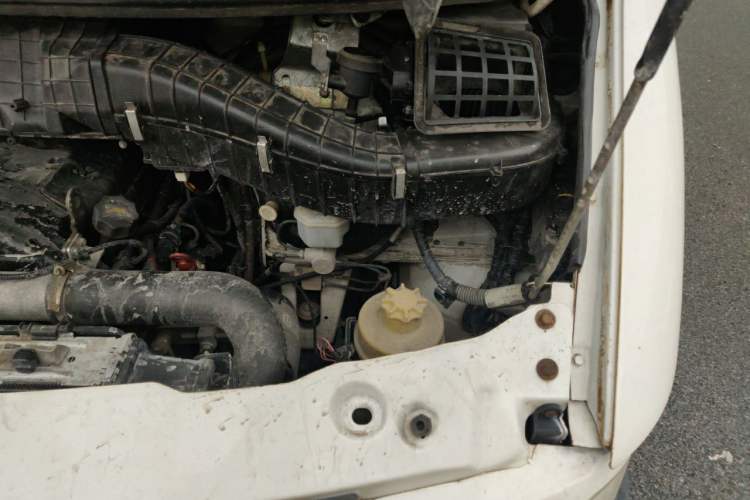 Used Iveco Power Daily 2012 2.5T-A32 Base Version Engine Bay Left