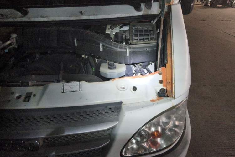 Used Iveco Power Daily 2012 2.5T-A32 Base Version Engine Bay Left