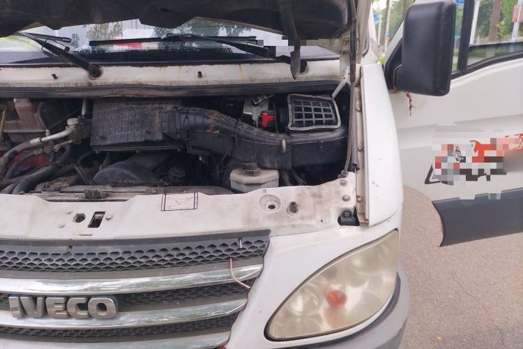 Used Iveco Power Daily 2012 2.5T-A32 Base Version Engine Bay Left