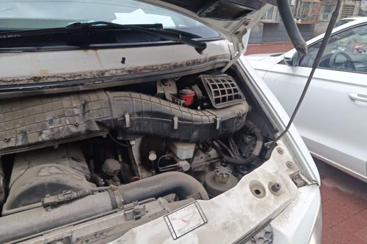 Used Iveco Power Daily 2012 2.5T-A32 Base Version Engine Bay Left