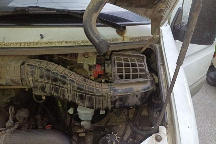 Used Iveco Power Daily 2012 2.5T-A32 Base Version Engine Bay Left