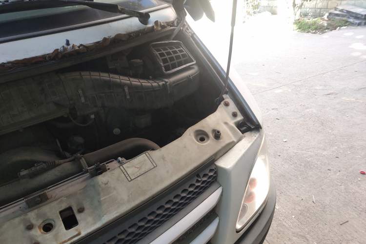 Used Iveco Power Daily 2012 2.5T-A32 Base Version Engine Bay Left