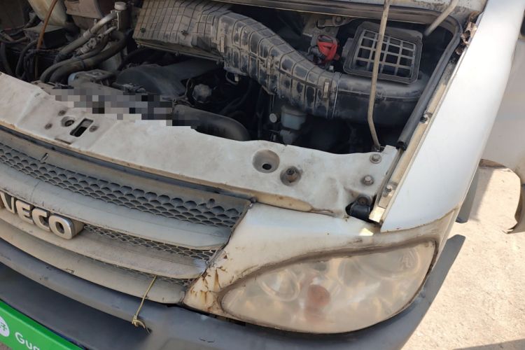 Used Iveco Power Daily 2012 2.5T-A32 Base Version Engine Bay Left