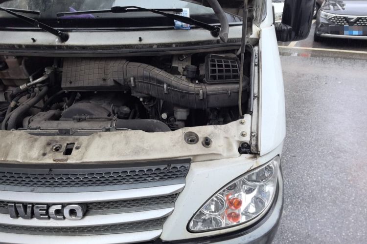 Used Iveco Power Daily 2012 2.5T-A32 Base Version Engine Bay Left