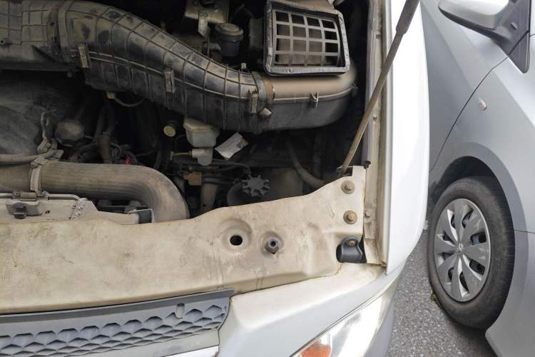 Used Iveco Power Daily 2012 2.5T-A32 Base Version Engine Bay Left