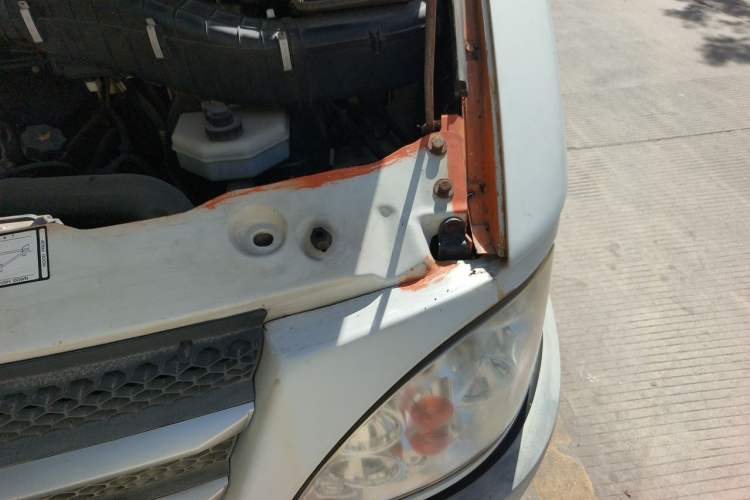 Used Iveco Power Daily 2012 2.5T-A32 Base Version Engine Bay Left