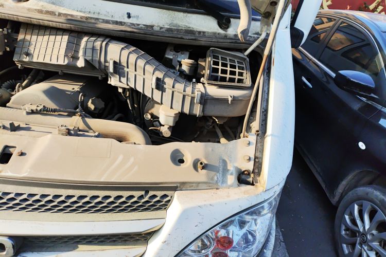 Used Iveco Power Daily 2012 2.5T-A32 Base Version Engine Bay Left
