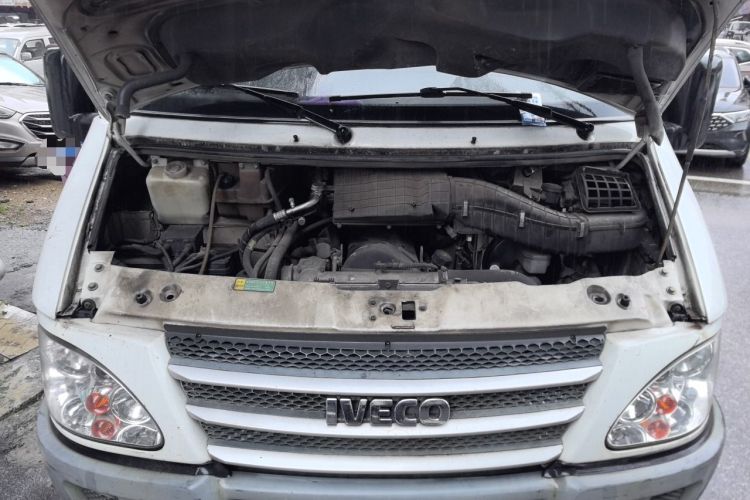 Used Iveco Power Daily 2012 2.5T-A32 Base Version Engine Bay