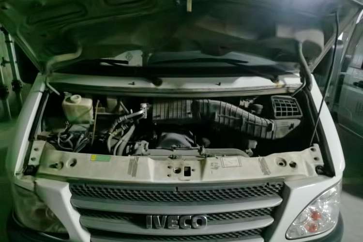 Used Iveco Power Daily 2012 2.5T-A32 Base Version Engine Bay