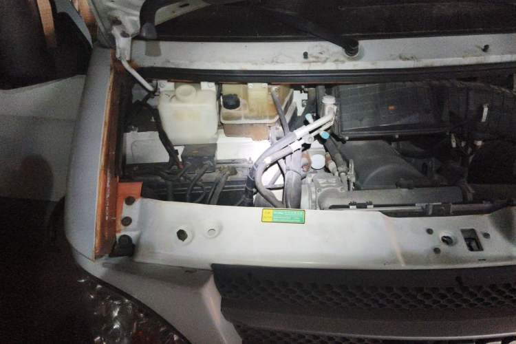 Used Iveco Power Daily 2012 2.5T-A32 Base Version Engine Bay Right