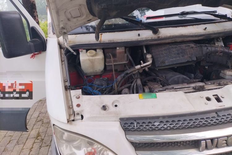 Used Iveco Power Daily 2012 2.5T-A32 Base Version Engine Bay Right