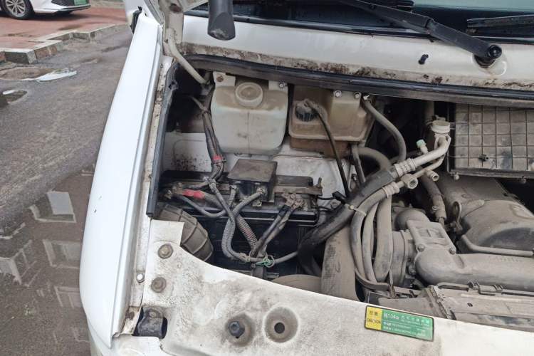 Used Iveco Power Daily 2012 2.5T-A32 Base Version Engine Bay Right