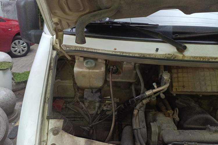 Used Iveco Power Daily 2012 2.5T-A32 Base Version Engine Bay Right