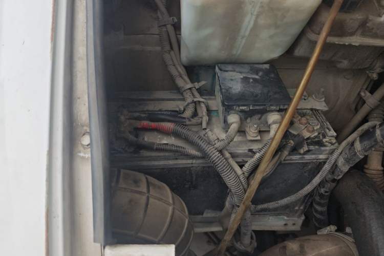 Used Iveco Power Daily 2012 2.5T-A32 Base Version Engine Bay Right