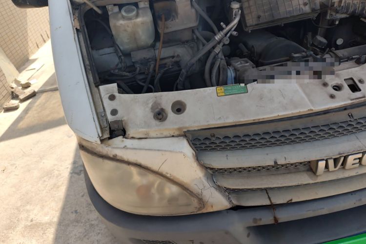 Used Iveco Power Daily 2012 2.5T-A32 Base Version Engine Bay Right