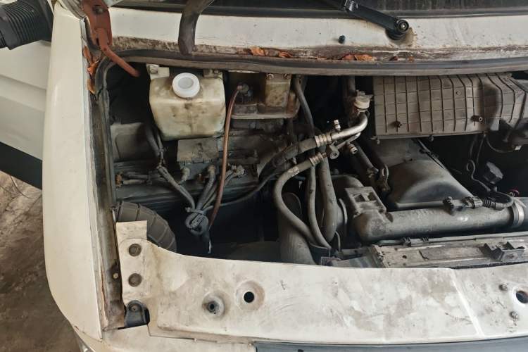 Used Iveco Power Daily 2012 2.5T-A32 Base Version Engine Bay Right
