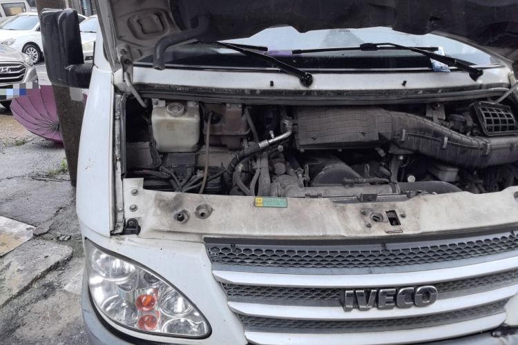Used Iveco Power Daily 2012 2.5T-A32 Base Version Engine Bay Right