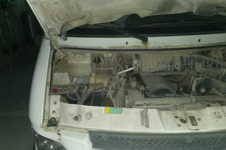 Used Iveco Power Daily 2012 2.5T-A32 Base Version Engine Bay Right