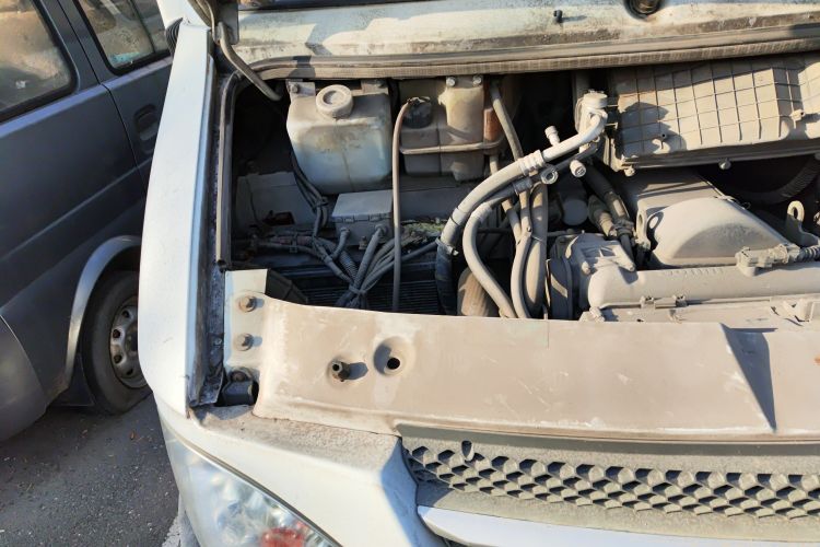 Used Iveco Power Daily 2012 2.5T-A32 Base Version Engine Bay Right