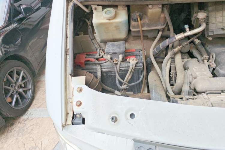 Used Iveco Power Daily 2012 2.5T-A32 Base Version Engine Bay Right