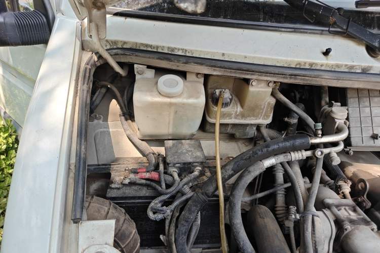Used Iveco Power Daily 2012 2.5T-A32 Base Version Engine Bay Right
