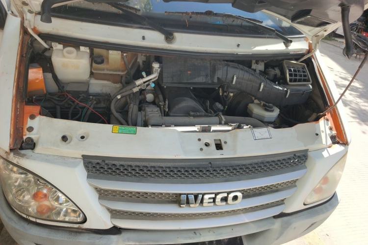 Used Iveco Power Daily 2012 2.5T-A32 Base Version Engine Bay