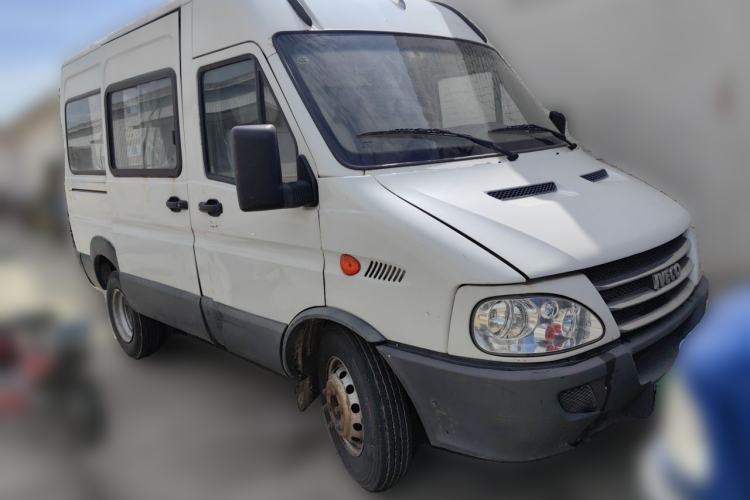 Used Iveco Power Daily 2012 2.5T-A32 Base Version Front Right 45 Deg