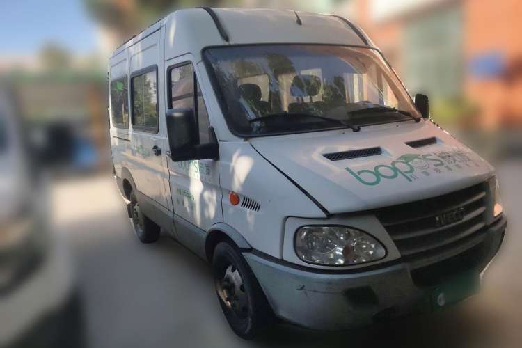 Used Iveco Power Daily 2012 2.5T-A32 Base Version Front Right 45 Deg