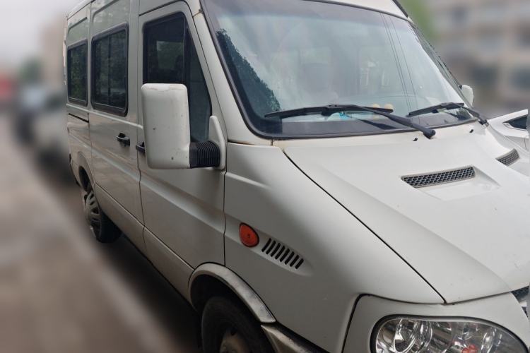 Used Iveco Power Daily 2012 2.5T-A32 Base Version Front Right 45 Deg