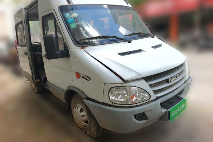 Used Iveco Power Daily 2012 2.5T-A32 Base Version Front Right 45 Deg